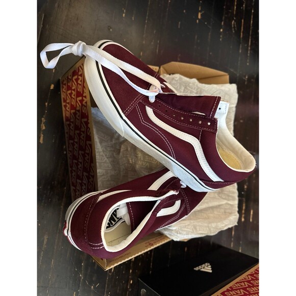 Vans size 9.5 brand new! - Picture 2 of 3